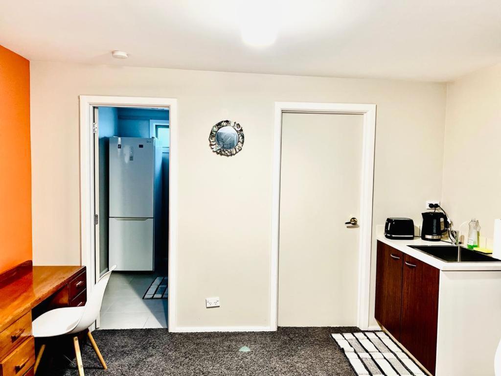 Private Studio Auckland Self Checkin And 2 Parking Netflix Prime Eksteriør bilde